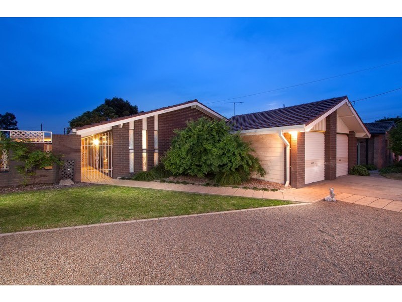 5 Bass Street, Lake Albert NSW 2650