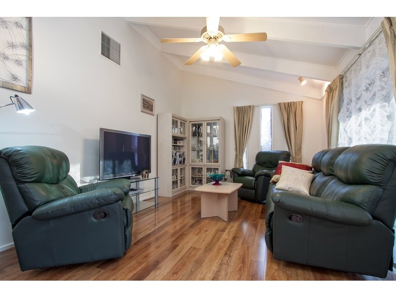 5 Bass Street, Lake Albert NSW 2650