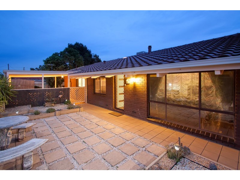 5 Bass Street, Lake Albert NSW 2650