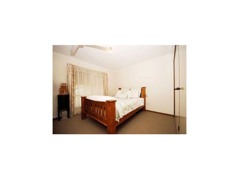 15 Darri Street, Glenfield Park NSW 2650