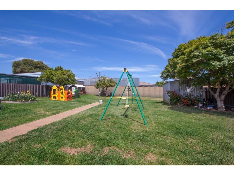10 Temerloh Avenue, Tolland NSW 2650