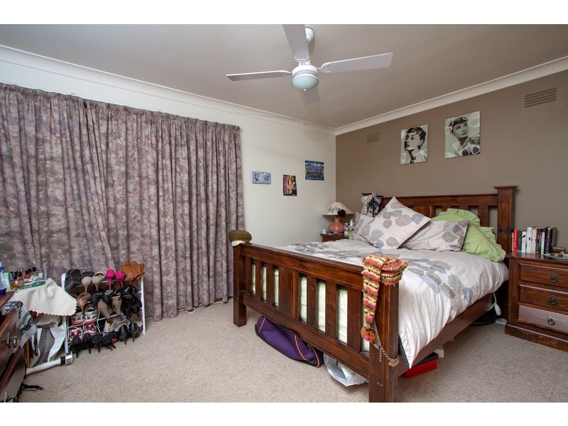 10 Temerloh Avenue, Tolland NSW 2650