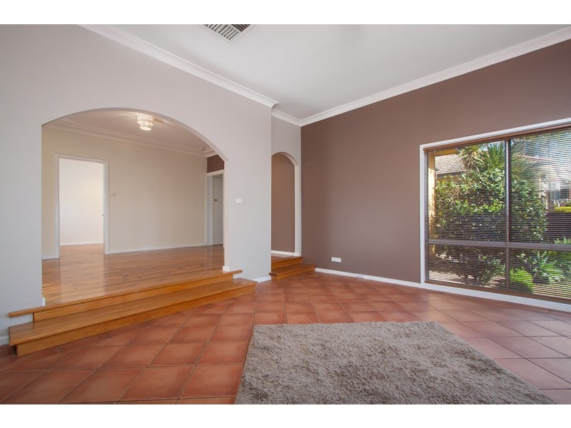13 Koora Place, Mount Austin NSW 2650