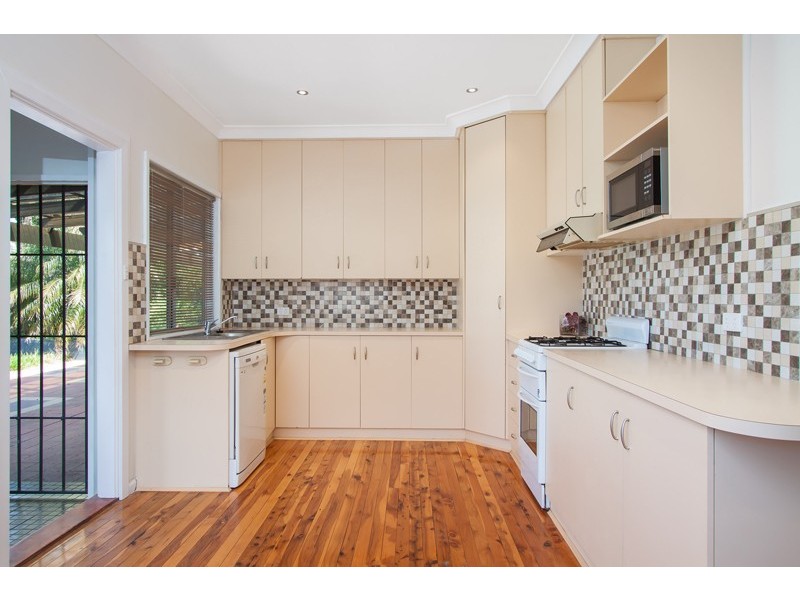 13 Koora Place, Mount Austin NSW 2650
