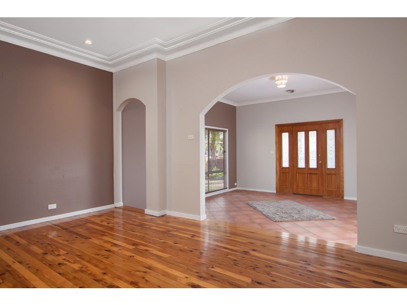 13 Koora Place, Mount Austin NSW 2650