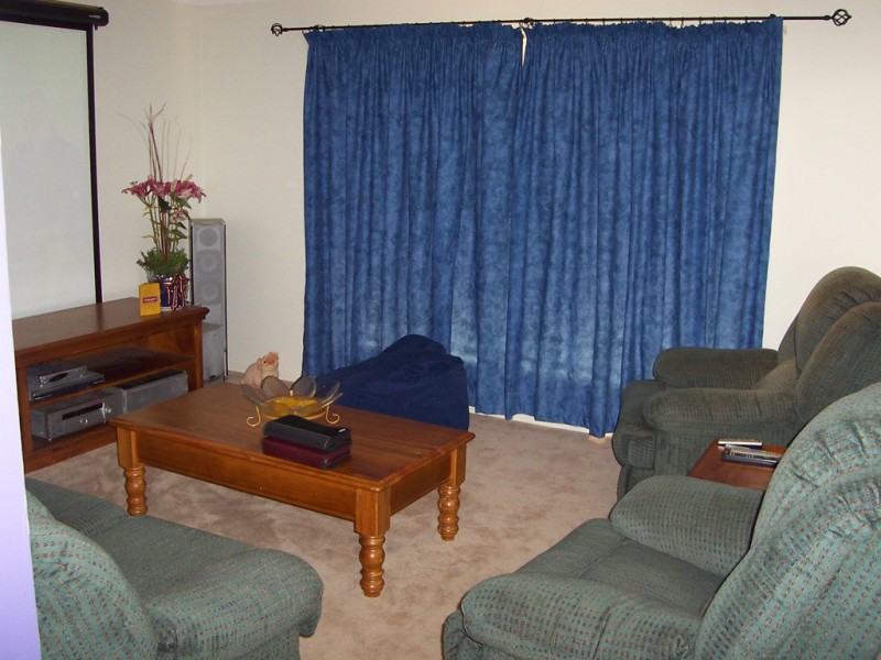 33 Womboin Crescent, Glenfield Park NSW 2650