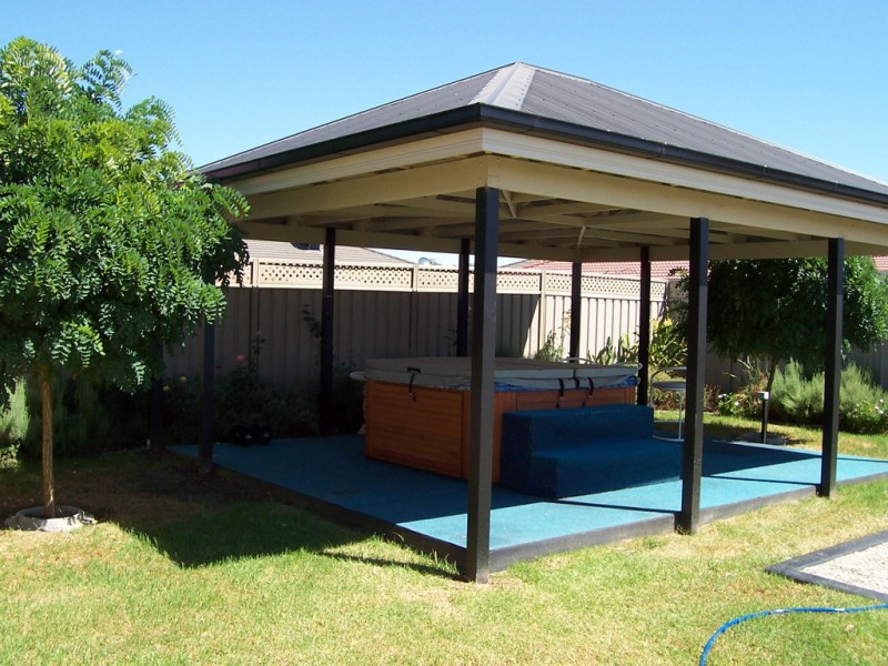 33 Womboin Crescent, Glenfield Park NSW 2650