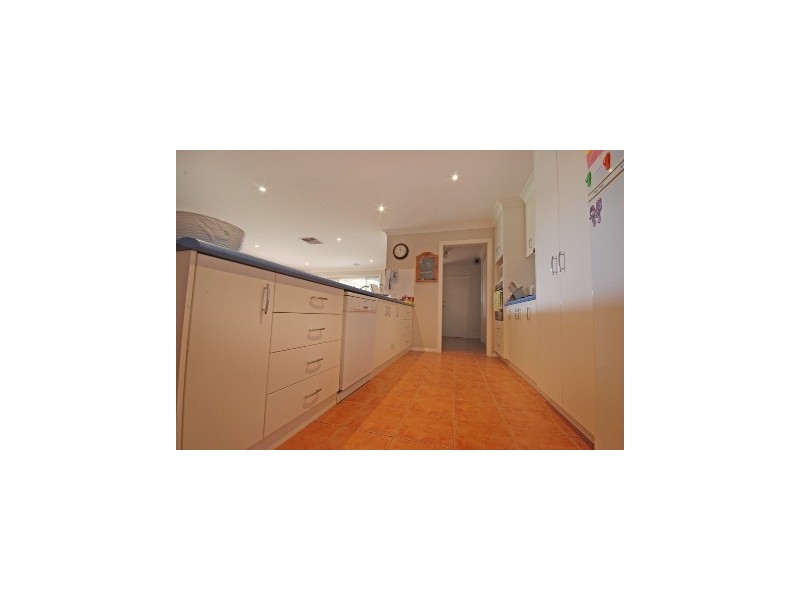 19 Birri Place, Glenfield Park NSW 2650