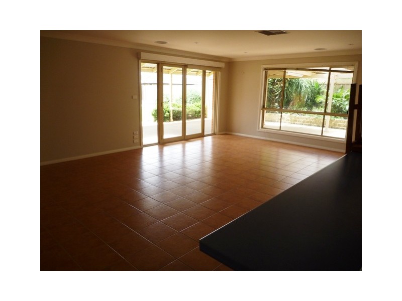 19 Birri Place, Glenfield Park NSW 2650