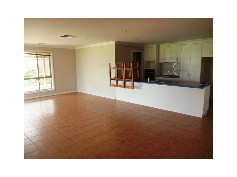 19 Birri Place, Glenfield Park NSW 2650
