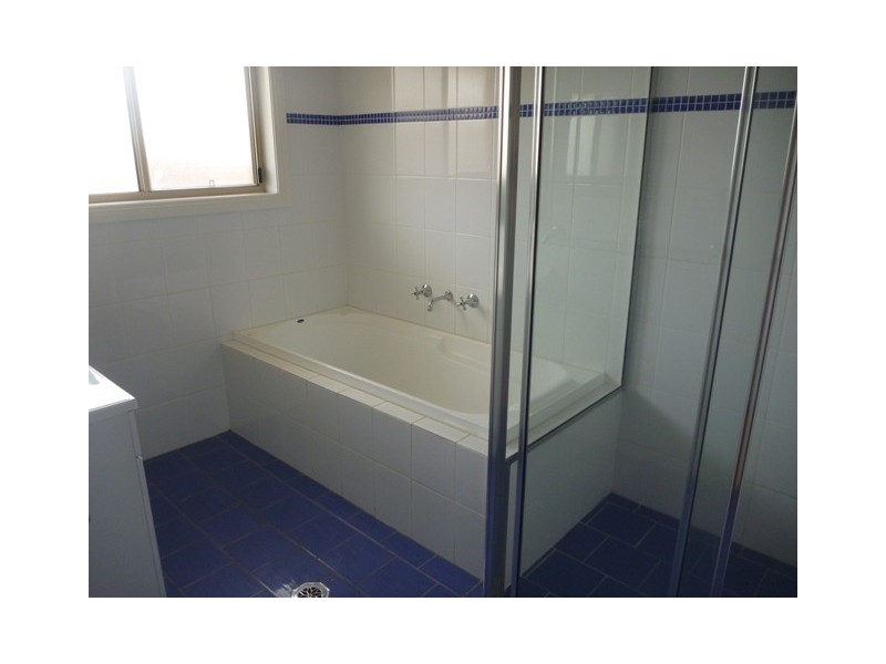 19 Birri Place, Glenfield Park NSW 2650