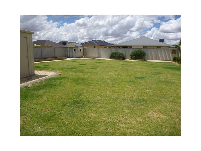 19 Birri Place, Glenfield Park NSW 2650