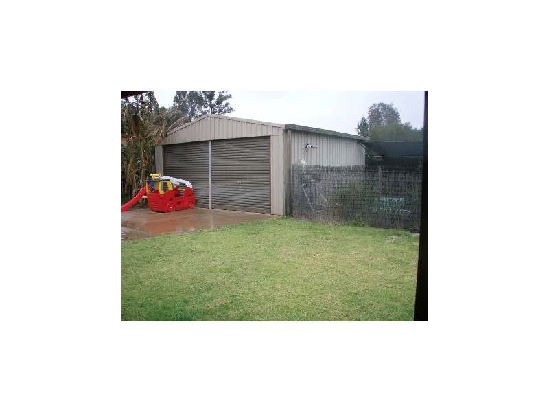 14 Pinaroo Drive, Glenfield Park NSW 2650
