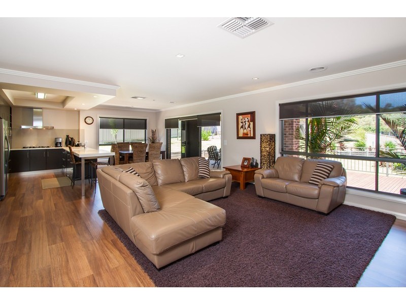 6 Kyalla Place, Bourkelands NSW 2650