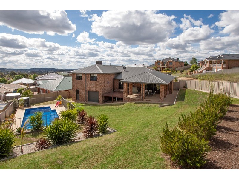 6 Kyalla Place, Bourkelands NSW 2650