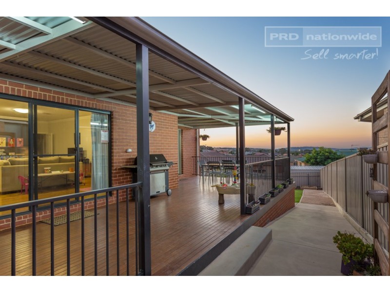 32 Kaloona Drive, Bourkelands NSW 2650