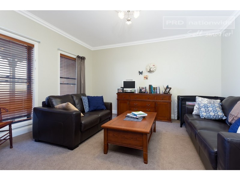 32 Kaloona Drive, Bourkelands NSW 2650