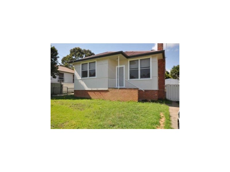 16 Phillip Ave, Mount Austin NSW 2650