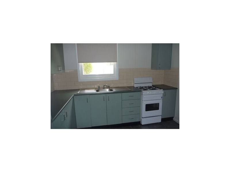 16 Phillip Ave, Mount Austin NSW 2650