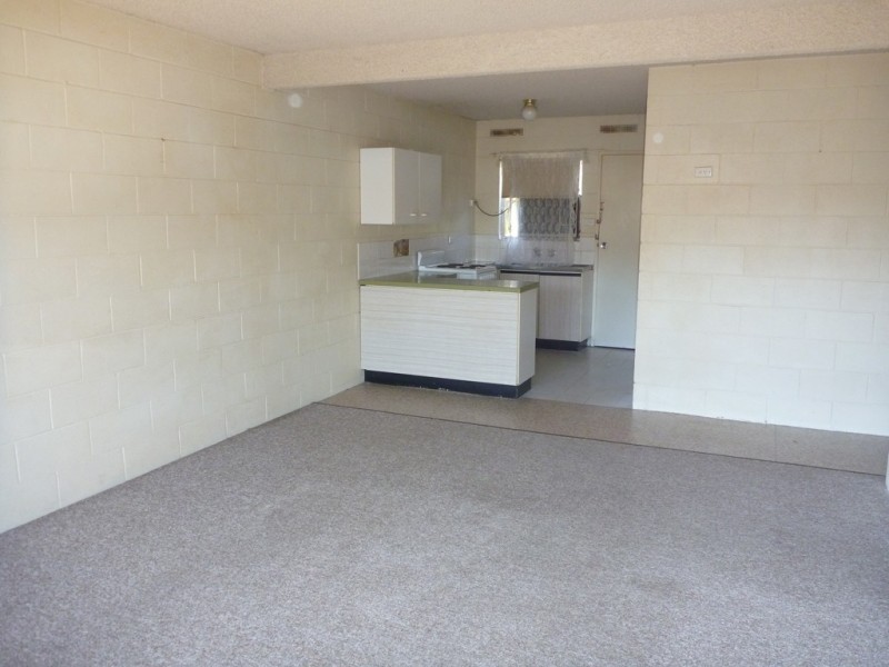 2/13 Nordlingen Drive, Tolland NSW 2650