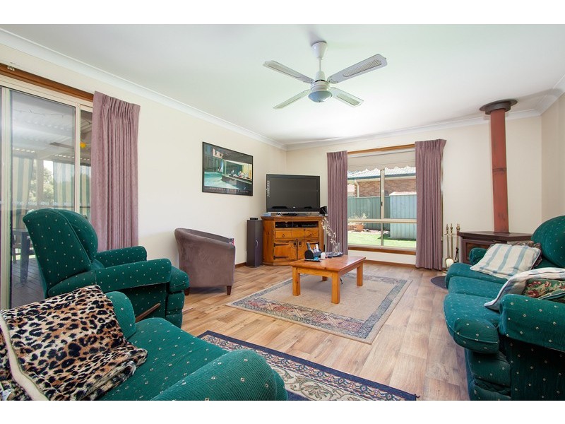 11 Walana Crescent, Kooringal NSW 2650