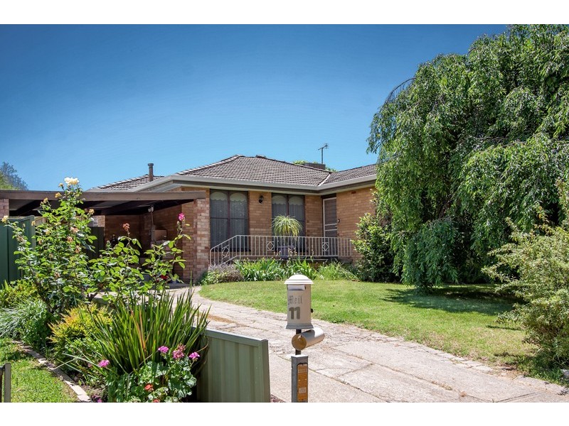 11 Walana Crescent, Kooringal NSW 2650