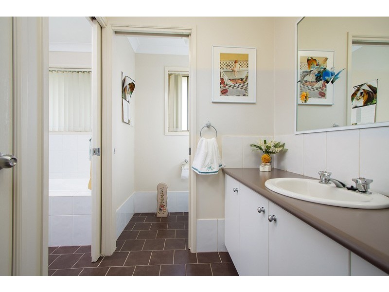 7 Garru Place, Glenfield Park NSW 2650