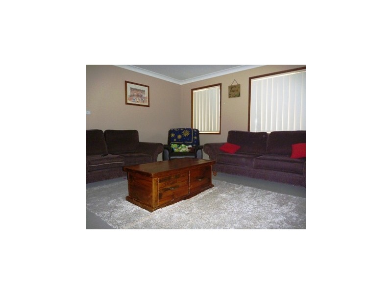 40 Girraween Mews, Glenfield Park NSW 2650