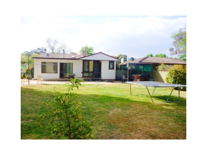 4 Marnock Place, Ashmont NSW 2650