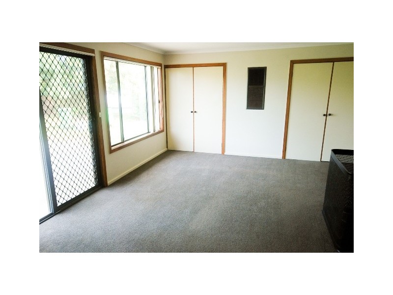 4 Marnock Place, Ashmont NSW 2650