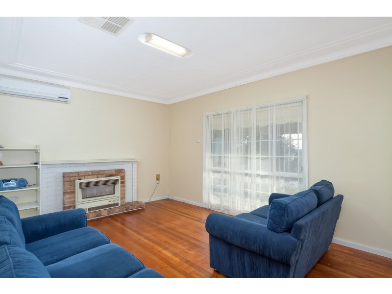 15 Nilma Avenue, Mount Austin NSW 2650