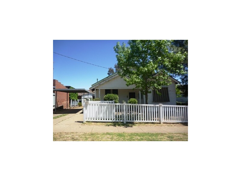 60 Mitchelmore Street, Wagga Wagga NSW 2650