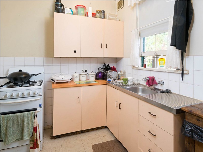 11 Spooner Avenue, Mount Austin NSW 2650