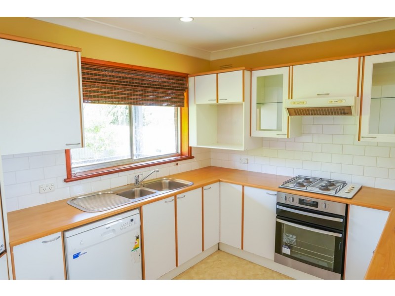 73 Red Hill Road, Kooringal NSW 2650