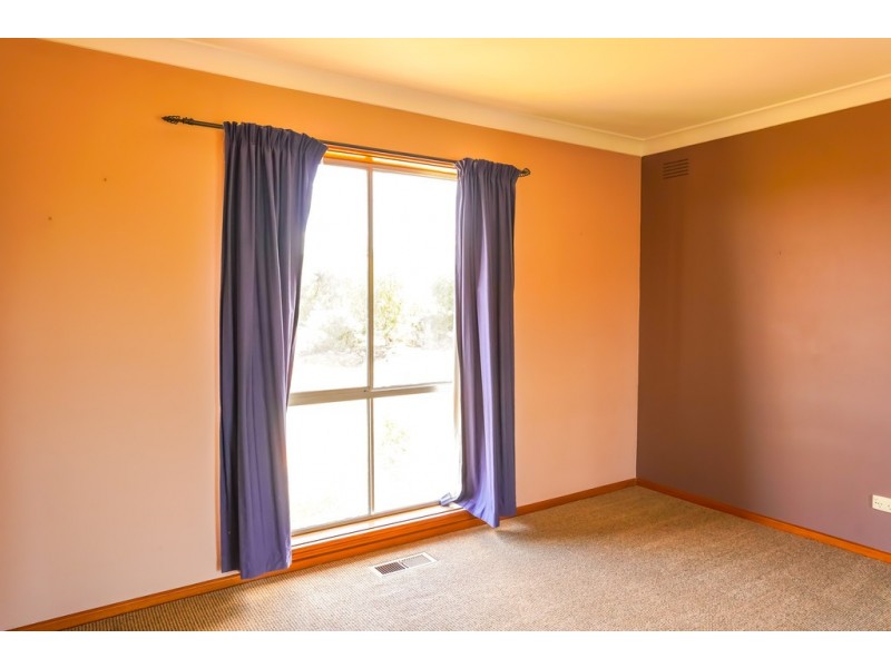 73 Red Hill Road, Kooringal NSW 2650
