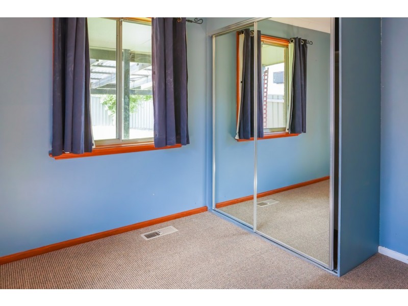73 Red Hill Road, Kooringal NSW 2650