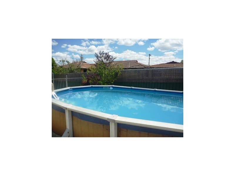 27 Malaya Drive, Tolland NSW 2650