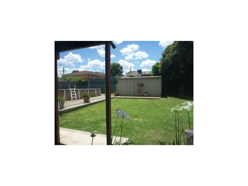 27 Malaya Drive, Tolland NSW 2650