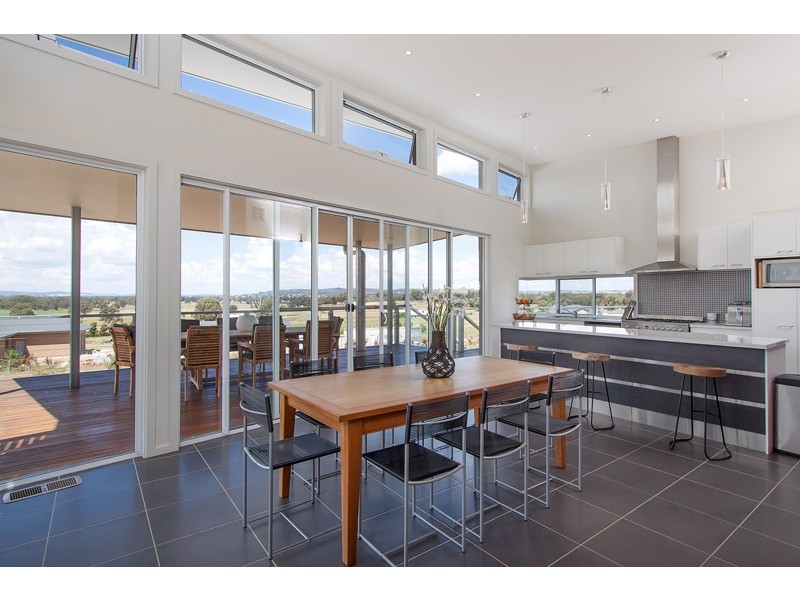 77 Riverview Drive, Moorong NSW 2650