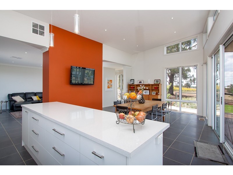 77 Riverview Drive, Moorong NSW 2650