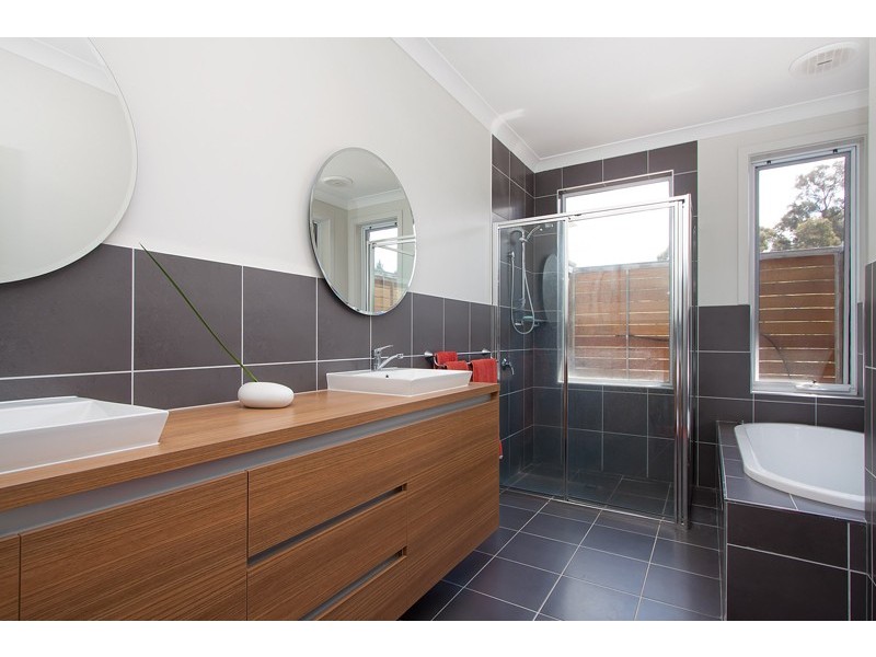 77 Riverview Drive, Moorong NSW 2650