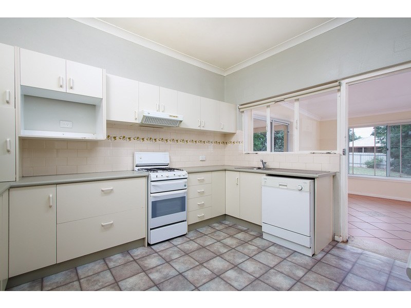 128-130 Fernleigh Road, Mount Austin NSW 2650