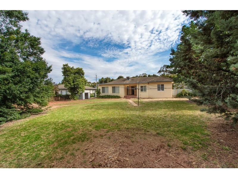 128-130 Fernleigh Road, Mount Austin NSW 2650