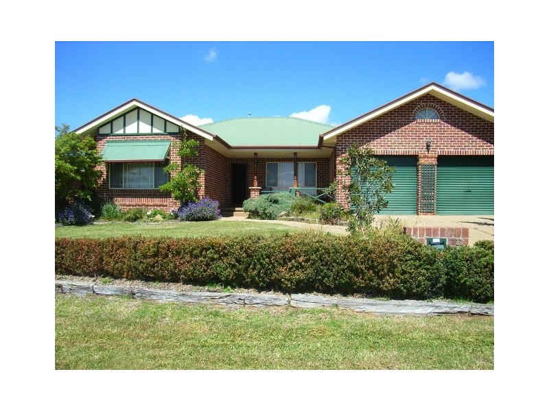 11 Lamilla Street, Glenfield Park NSW 2650