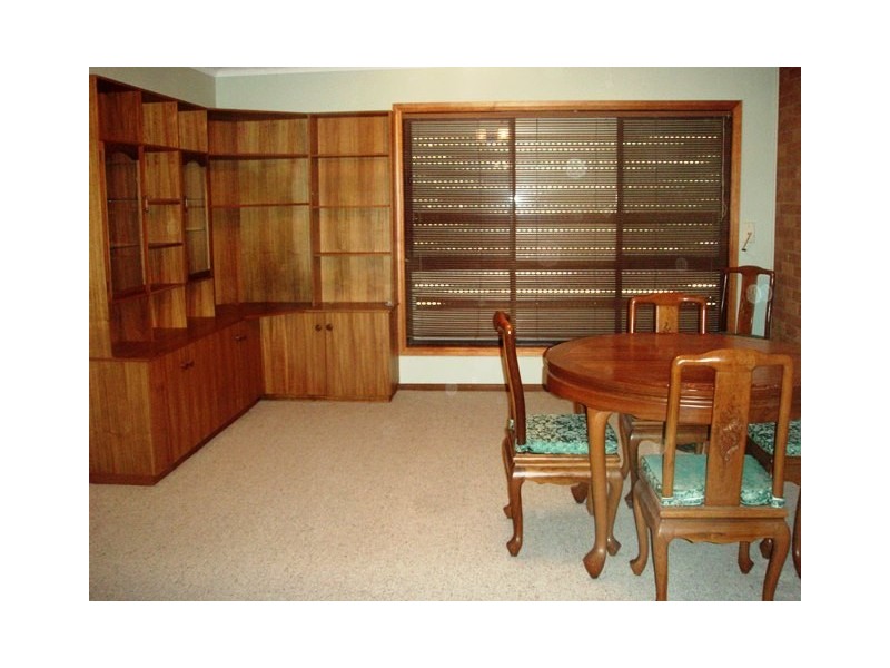 10 McCoullough Drive, Tolland NSW 2650