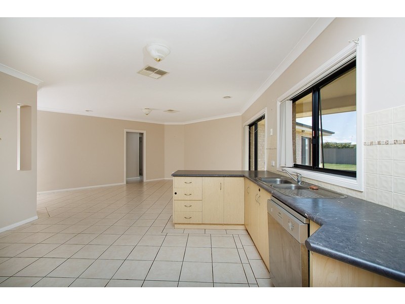 5 Womboin Crescent, Glenfield Park NSW 2650