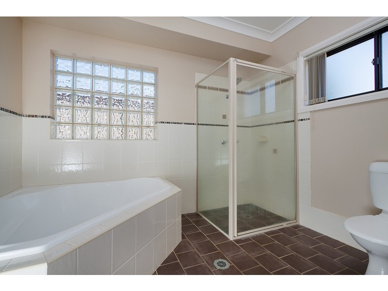 5 Womboin Crescent, Glenfield Park NSW 2650