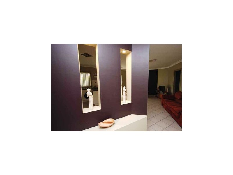 102 Yentoo Drive, Glenfield Park NSW 2650