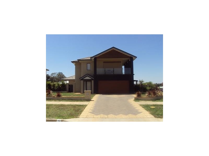 42 Stirling Boulevarde, Tatton NSW 2650