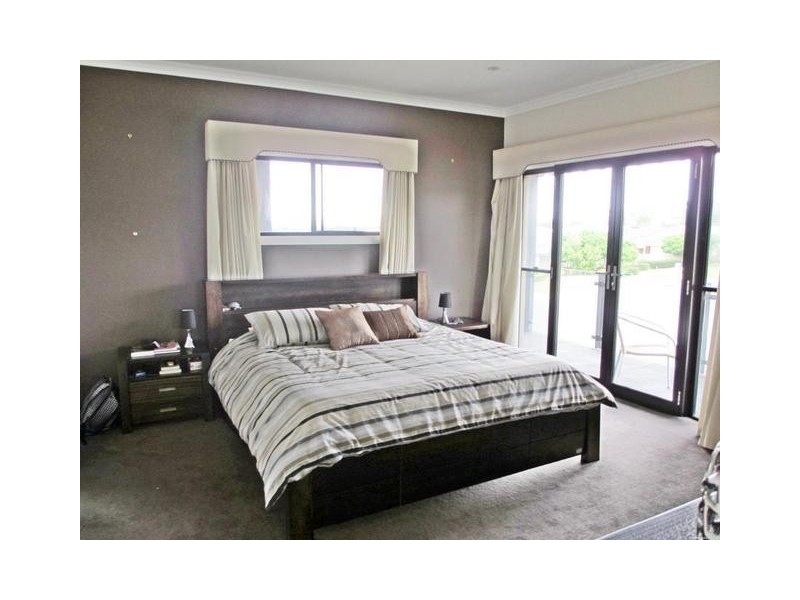 42 Stirling Boulevarde, Tatton NSW 2650